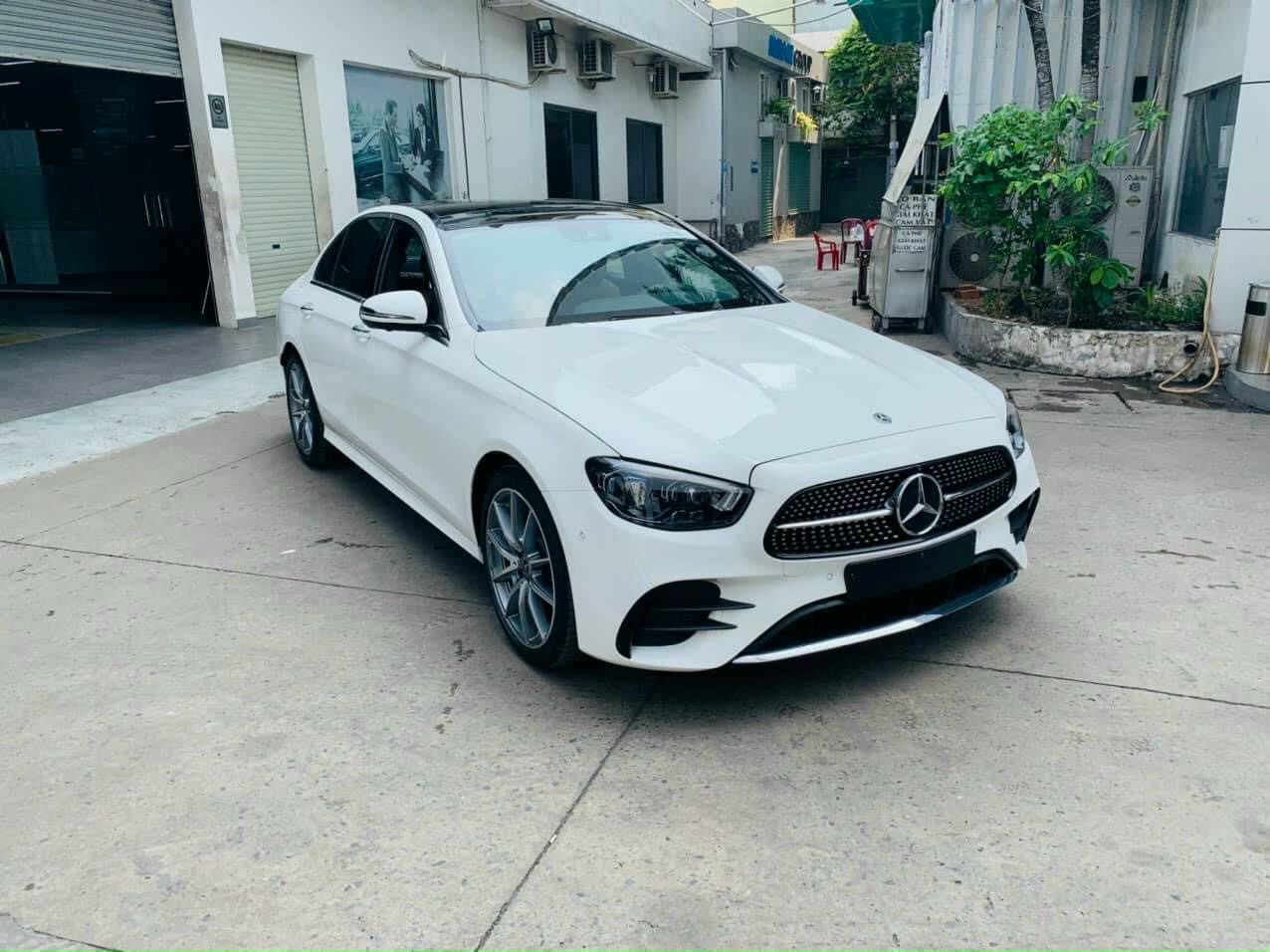 The New MercedesBenz E300 AMG Coupé  Cars and Coffee Singapore